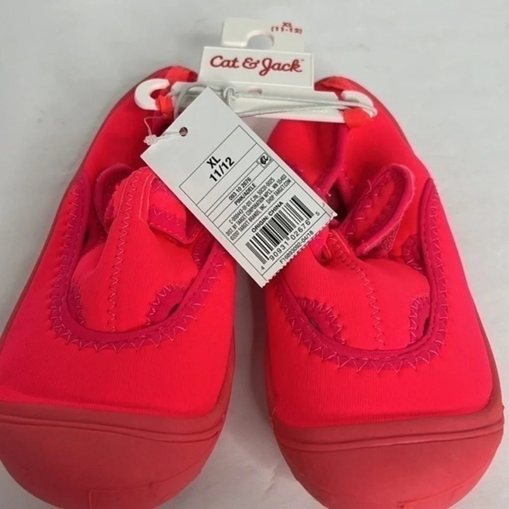 BUNDLE 5 $5 ITEM FOR $25🌹CAT & JACK GIRLS HOT PINK WATER SHOES SIZE XL 11/12
